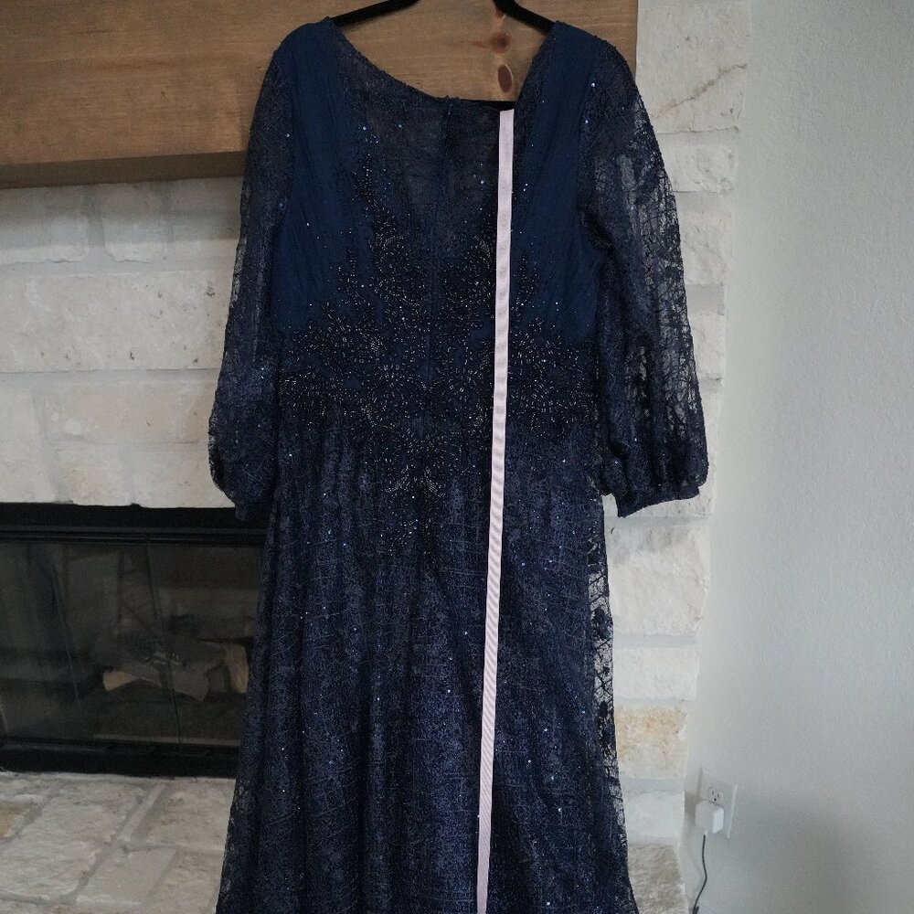 NWT Mac Duggal 20283 Size Navy V Neck Puff Sleeve Embroidered A Line Gown 14 - Picture 4 of 7
